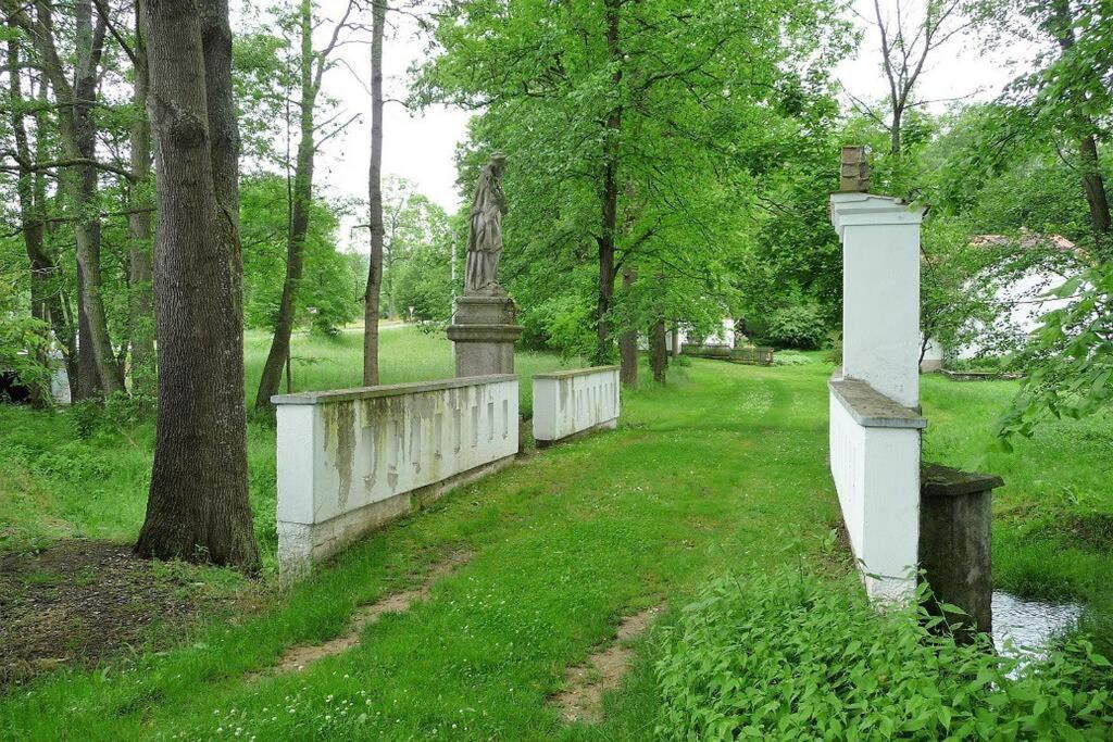 Chalupa U Kolcavy Volenice  Luaran gambar